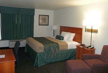 Travelodge By Wyndham Dunsmuir Extérieur photo