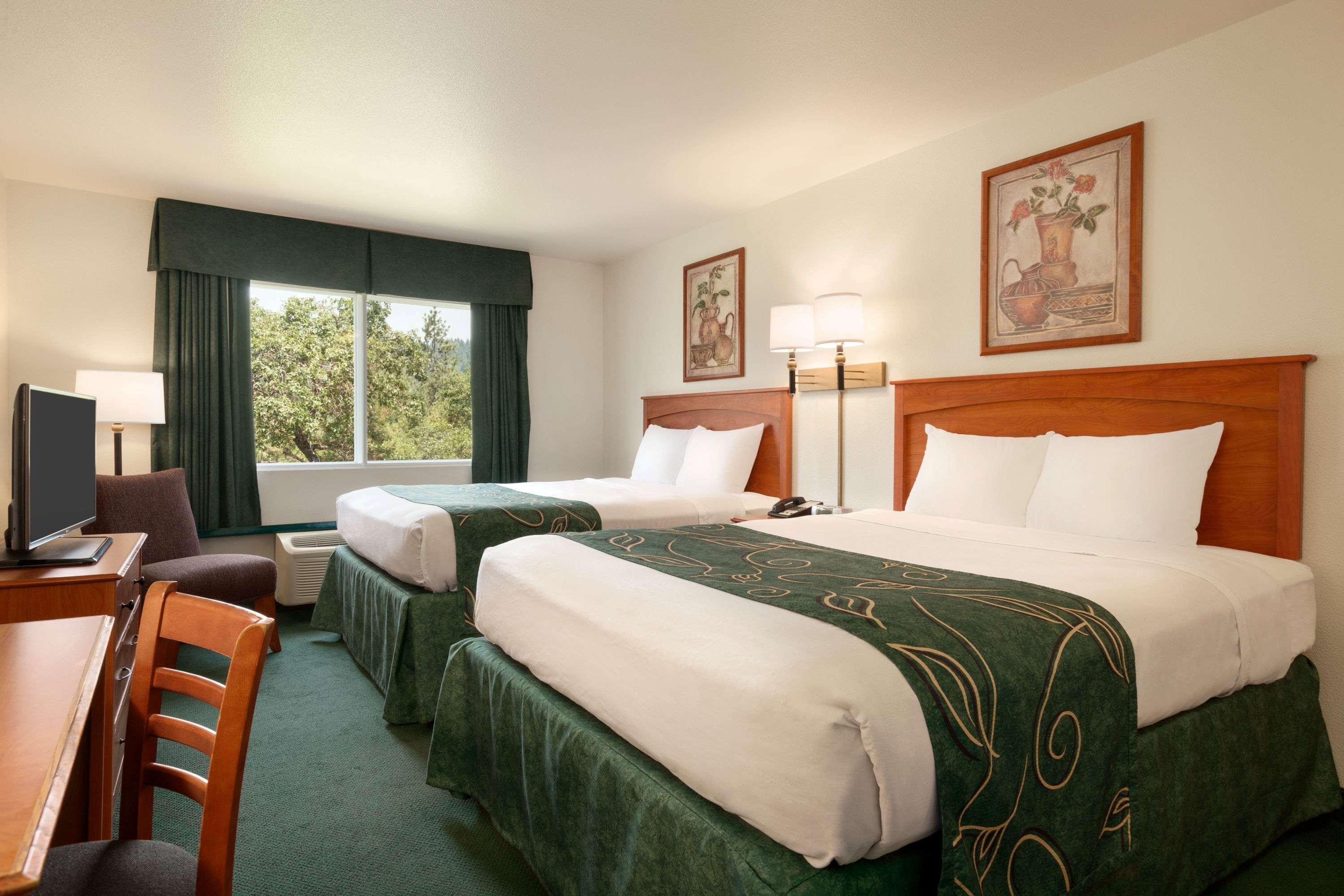 Travelodge By Wyndham Dunsmuir Extérieur photo