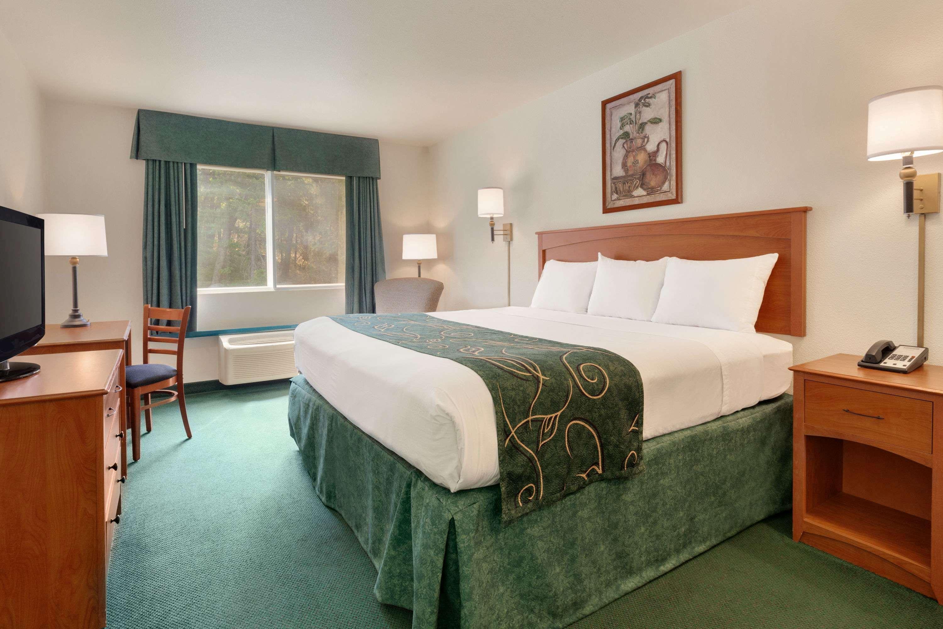 Travelodge By Wyndham Dunsmuir Extérieur photo