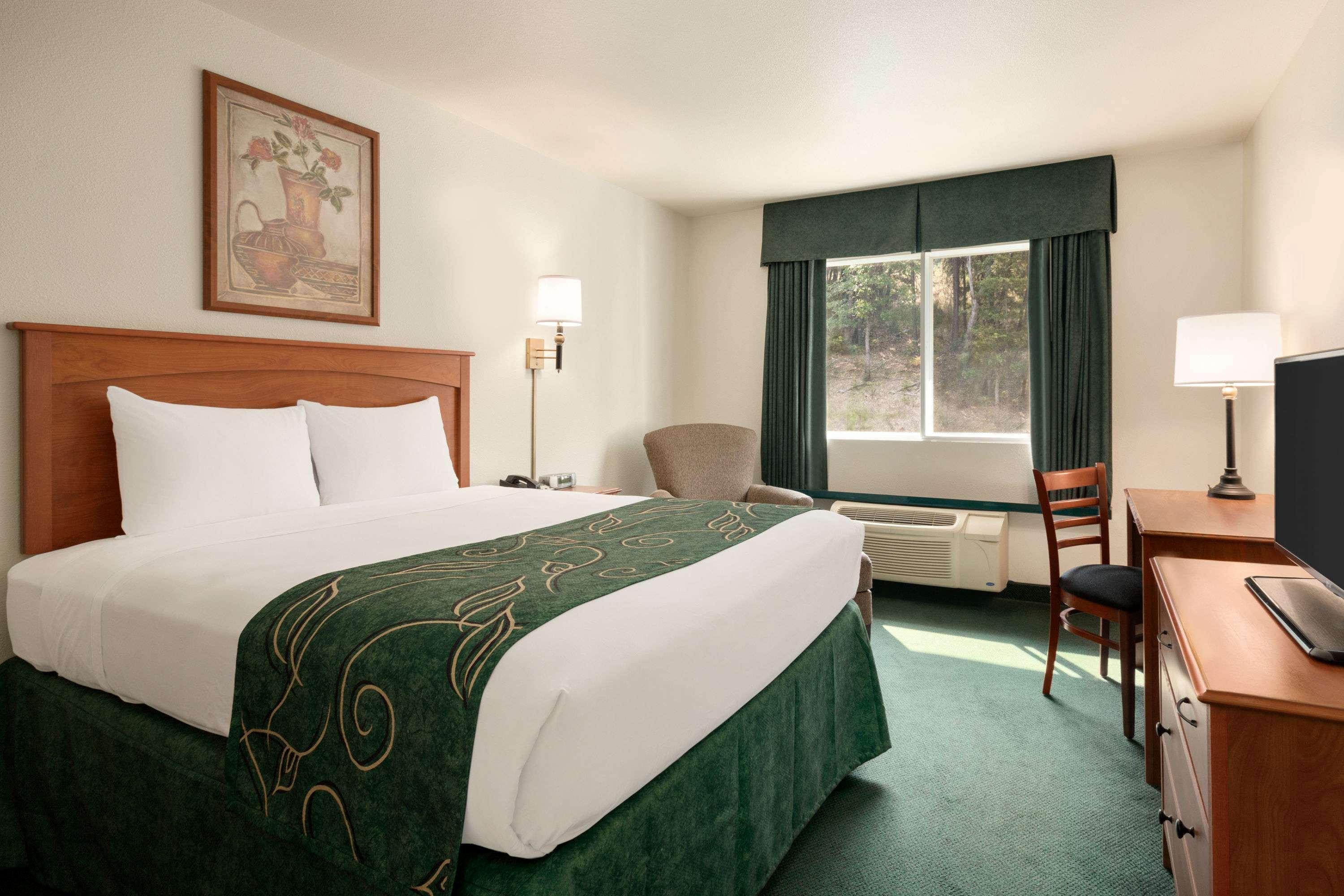 Travelodge By Wyndham Dunsmuir Extérieur photo