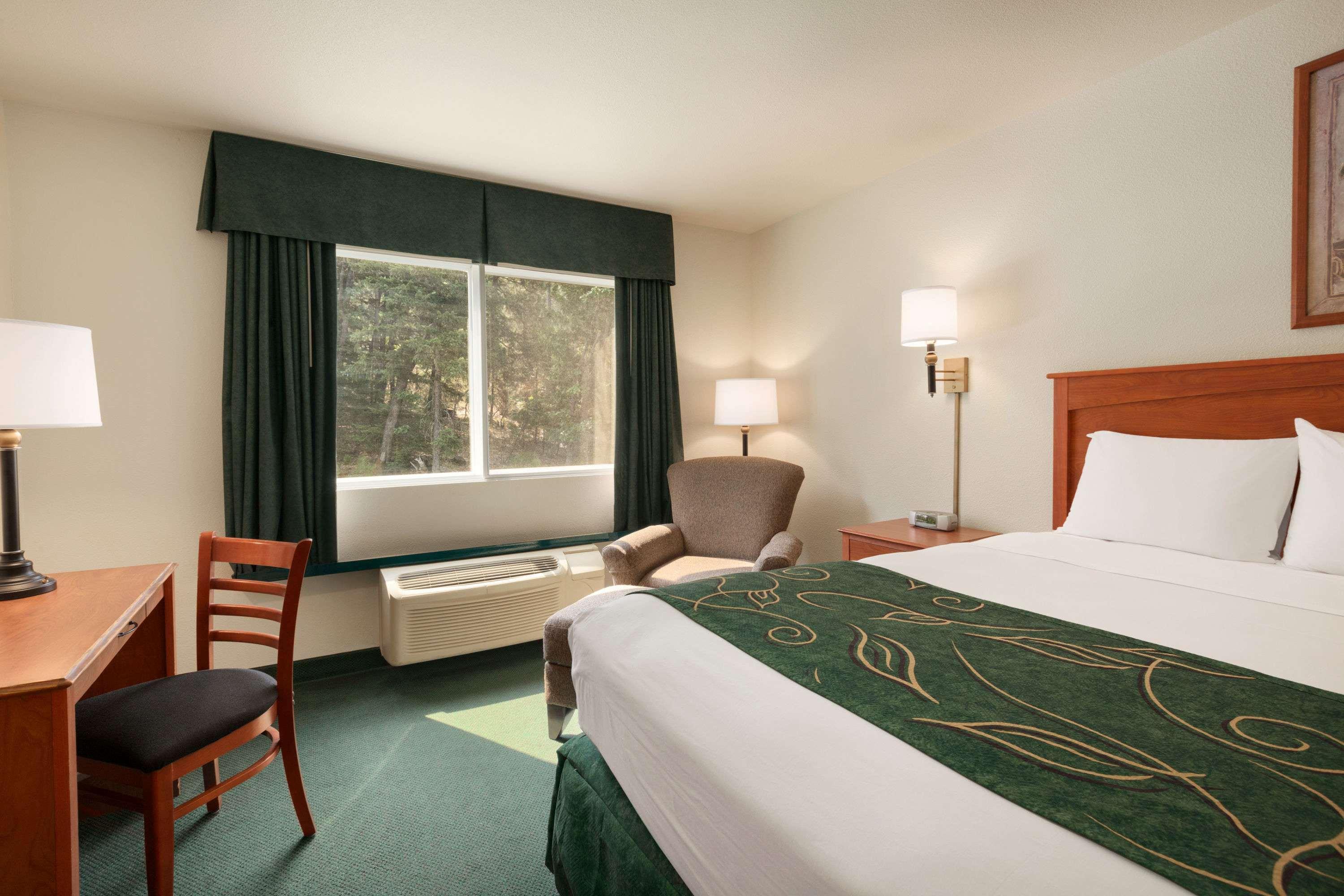 Travelodge By Wyndham Dunsmuir Extérieur photo